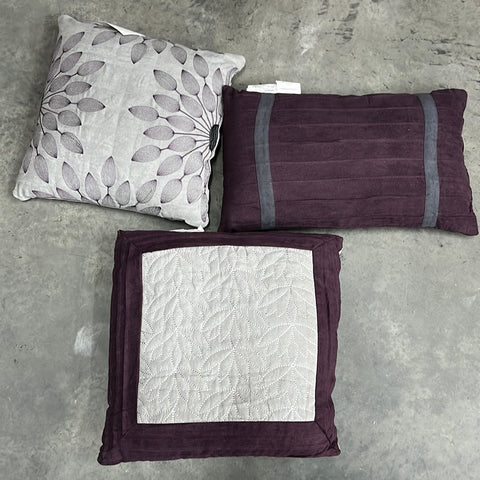 Purple full/queen comforter with pillows